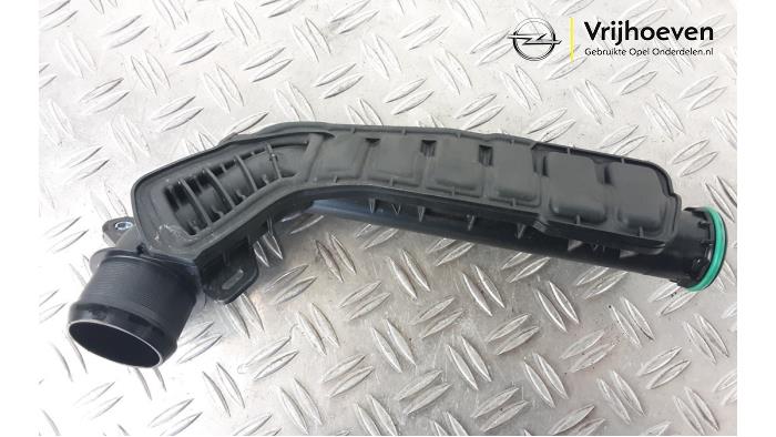 Gebruikte Intercooler Buis Opel Astra L (F3/FB/FM/FP) 1.2 Turbo 110 12V Prijs € 25,00 Inclusief btw aangeboden door Autodemontage Vrijhoeven B.V.