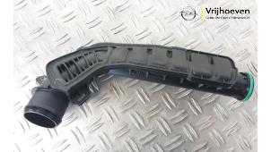 Gebruikte Intercooler Buis Opel Astra L (F3/FB/FM/FP) 1.2 Turbo 110 12V Prijs € 25,00 Inclusief btw aangeboden door Autodemontage Vrijhoeven B.V.