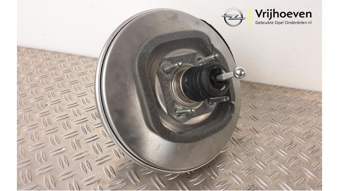 Rembekrachtiger van een Opel Astra L (F3/FB/FM/FP) 1.2 Turbo 110 12V 2023