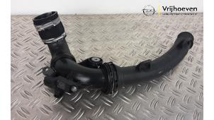 Gebruikte Intercooler Buis Opel Astra L (F3/FB/FM/FP) 1.2 Turbo 110 12V Prijs € 30,00 Inclusief btw aangeboden door Autodemontage Vrijhoeven B.V.