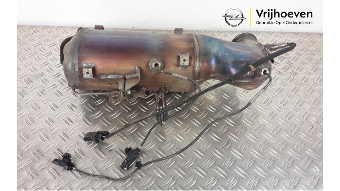 Gebruikte Roetfilter Opel Astra K Sports Tourer 1.6 CDTI 110 16V Prijs € 400,00 Margeregeling aangeboden door Autodemontage Vrijhoeven B.V.