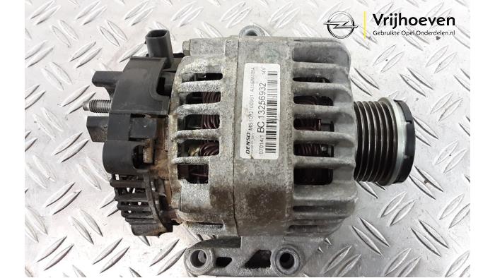 Gebruikte Dynamo Opel Corsa D 1.3 CDTi 16V Ecotec Prijs € 30,00 Margeregeling aangeboden door Autodemontage Vrijhoeven B.V.