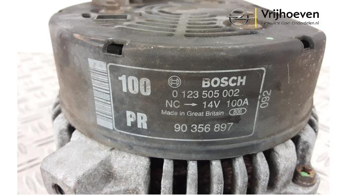 Dynamo van een Opel Vectra B (36) 1.8 16V Ecotec 2001