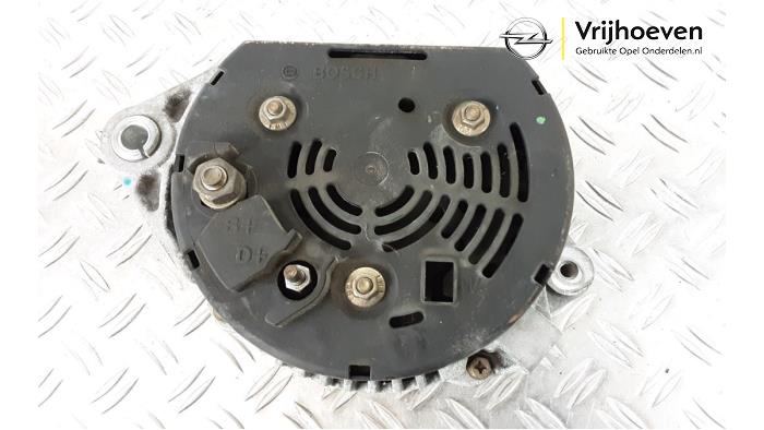 Dynamo van een Opel Vectra B (36) 1.8 16V Ecotec 2001