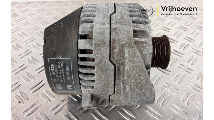 Dynamo van een Opel Vectra B (36) 1.8 16V Ecotec 2001