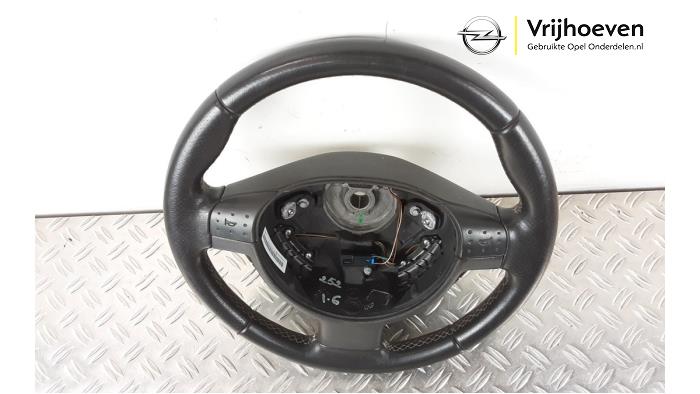 Stuurwiel van een Opel Tigra Twin Top 1.4 16V 2004