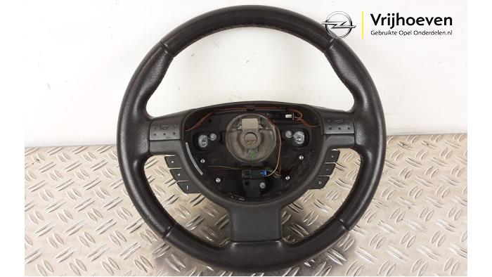 Stuurwiel van een Opel Tigra Twin Top 1.4 16V 2004