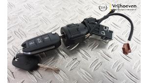 Gebruikte Kontaktslot + Sleutel Opel Crossland (X) 1.2 Turbo 12V Euro 6d-temp Prijs € 65,00 Margeregeling aangeboden door Autodemontage Vrijhoeven B.V.
