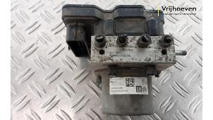 Gebruikte ABS Pomp Opel Crossland (X) 1.2 Turbo 12V Euro 6d-temp Prijs € 150,00 Margeregeling aangeboden door Autodemontage Vrijhoeven B.V.