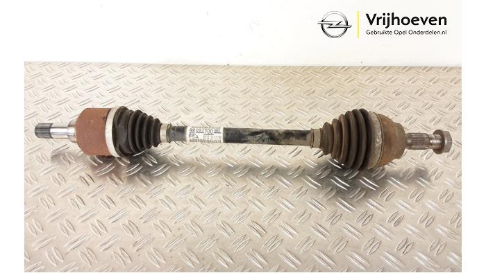 Gebruikte Aandrijfas links-voor Opel Crossland (X) 1.2 Turbo 12V Euro 6d-temp Prijs € 100,00 Margeregeling aangeboden door Autodemontage Vrijhoeven B.V.