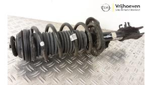 Gebruikte Mac Phersonpoot rechts-voor Opel Corsa D 1.3 CDTi 16V ecoFLEX Prijs € 20,00 Margeregeling aangeboden door Autodemontage Vrijhoeven B.V.