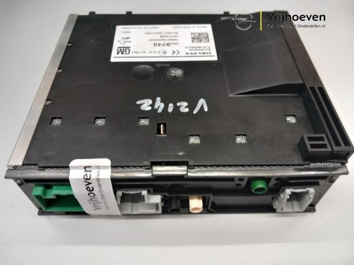 Gebruikte Radio module Opel Astra K 1.0 Turbo 12V Prijs € 90,00 Margeregeling aangeboden door Autodemontage Vrijhoeven B.V.