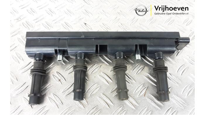 Bobine van een Opel Adam 1.2 16V 2013