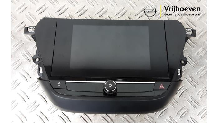 Gebruikte Display Multi Media regelunit Opel Corsa F (UB/UH/UP) 1.2 Turbo 12V 100 Prijs € 145,00 Margeregeling aangeboden door Autodemontage Vrijhoeven B.V.