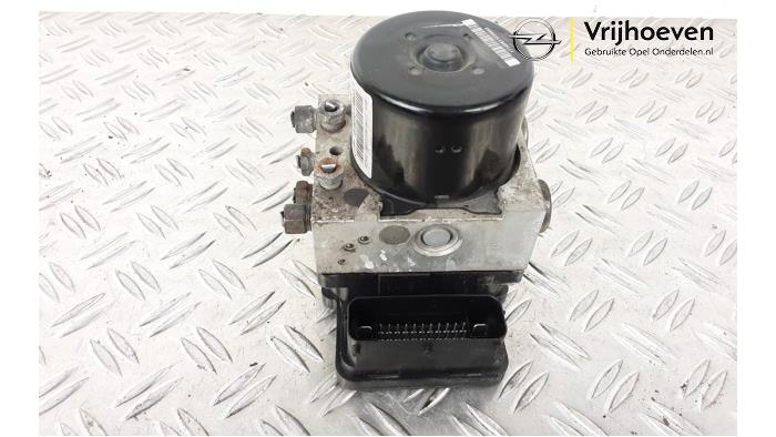 Gebruikte ABS Pomp Opel Astra J (PC6/PD6/PE6/PF6) 1.3 CDTI 16V EcoFlex Prijs € 250,00 Margeregeling aangeboden door Autodemontage Vrijhoeven B.V.