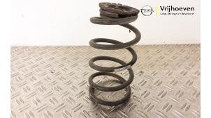 Gebruikte Veerschroef achter Opel Adam 1.4 S 16V Turbo Prijs € 20,00 Margeregeling aangeboden door Autodemontage Vrijhoeven B.V.