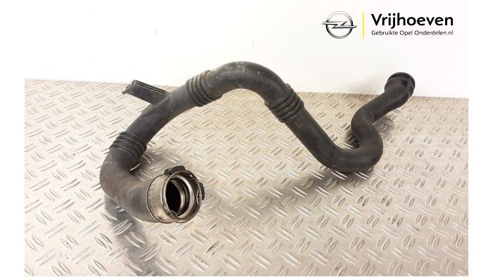 Gebruikte Intercooler Buis Opel Adam 1.4 S 16V Turbo Prijs € 75,00 Margeregeling aangeboden door Autodemontage Vrijhoeven B.V.