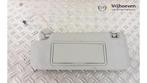 Gebruikte Zonneklep Opel Astra J Sports Tourer (PD8/PE8/PF8) 1.6 16V Prijs € 40,00 Margeregeling aangeboden door Autodemontage Vrijhoeven B.V.