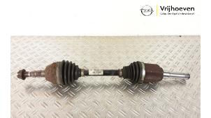 Gebruikte Homokineetas links-voor Opel Astra J Sports Tourer (PD8/PE8/PF8) 1.6 16V Prijs € 75,00 Margeregeling aangeboden door Autodemontage Vrijhoeven B.V.