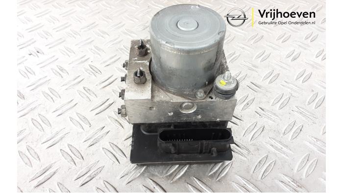 Gebruikte ABS Pomp Opel Corsa D 1.6i OPC 16V Turbo Prijs € 175,00 Margeregeling aangeboden door Autodemontage Vrijhoeven B.V.