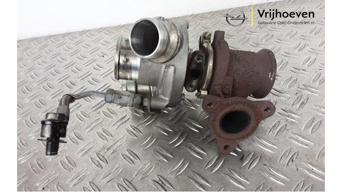 Turbo van een Opel Astra K 1.6 CDTI 110 16V 2017