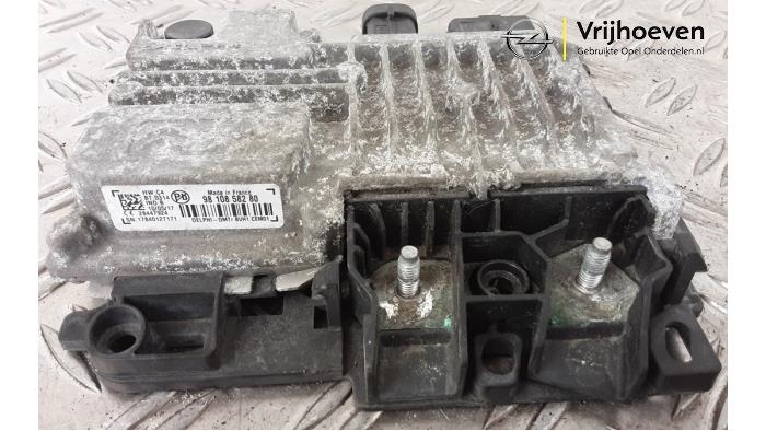 Gebruikte Start/Stop computer Opel Crossland (X) 1.2 Turbo 12V Euro 6 Prijs € 45,00 Margeregeling aangeboden door Autodemontage Vrijhoeven B.V.