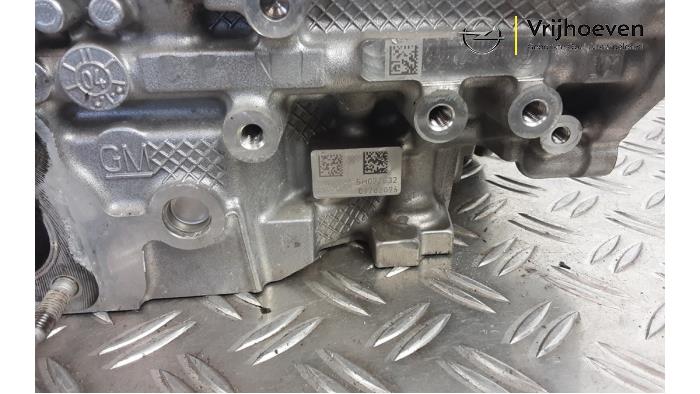 Cilinderkop van een Opel Astra K 1.4 Turbo 16V 2015