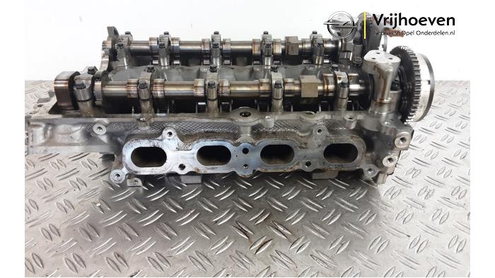 Cilinderkop van een Opel Astra K 1.4 Turbo 16V 2015