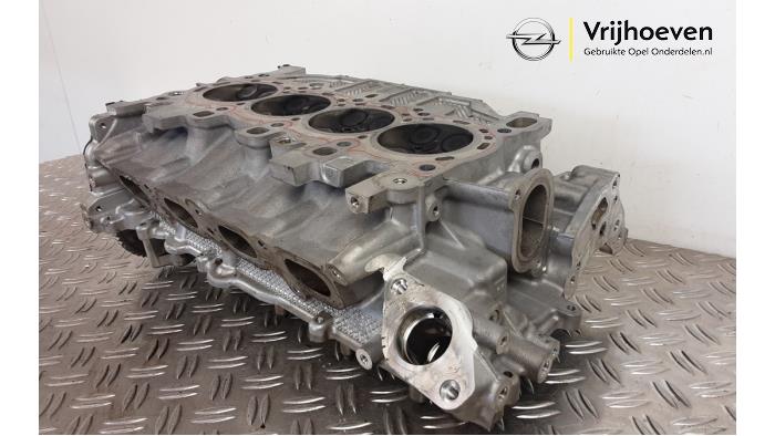 Cilinderkop van een Opel Astra K 1.4 Turbo 16V 2015