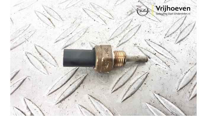 Gebruikte Sensor radiateurtemperatuur Opel Astra K Sports Tourer 1.6 CDTI 136 16V Prijs € 15,00 Margeregeling aangeboden door Autodemontage Vrijhoeven B.V.