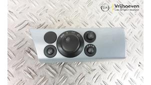 Gebruikte Licht Schakelaar Opel Astra H SW (L35) 1.9 CDTi 100 Prijs € 20,00 Margeregeling aangeboden door Autodemontage Vrijhoeven B.V.