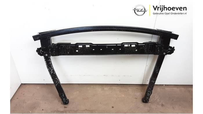 Subframe van een Opel Astra L (F3/FB/FM/FP) 1.2 Turbo 130 12V 2023