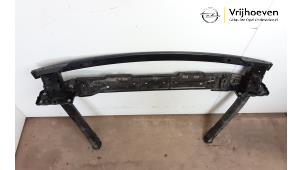 Subframe van een Opel Astra L (F3/FB/FM/FP) 1.2 Turbo 130 12V 2023