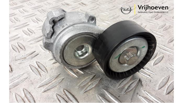 Gebruikte Spanner multiriem Opel Astra L (F3/FB/FM/FP) 1.2 Turbo 130 12V Prijs € 30,00 Margeregeling aangeboden door Autodemontage Vrijhoeven B.V.