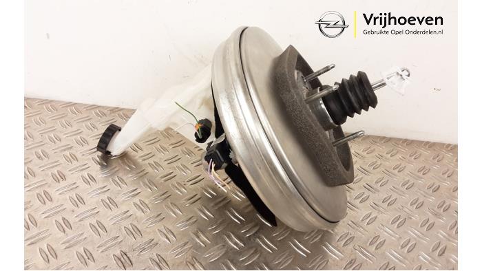 Gebruikte Rembekrachtiger Opel Astra L (F3/FB/FM/FP) 1.2 Turbo 130 12V Prijs € 100,00 Margeregeling aangeboden door Autodemontage Vrijhoeven B.V.