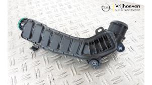 Gebruikte Intercooler Buis Opel Astra L (F3/FB/FM/FP) 1.2 Turbo 130 12V Prijs € 25,00 Margeregeling aangeboden door Autodemontage Vrijhoeven B.V.