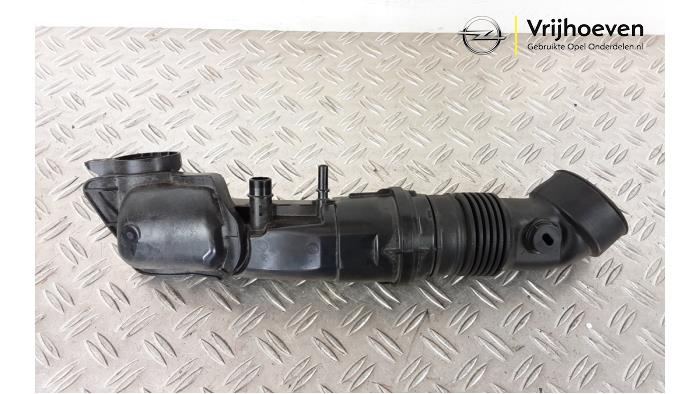 Gebruikte Intercooler Buis Opel Astra L (F3/FB/FM/FP) 1.2 Turbo 130 12V Prijs € 25,00 Margeregeling aangeboden door Autodemontage Vrijhoeven B.V.
