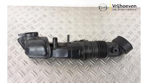 Gebruikte Intercooler Buis Opel Astra L (F3/FB/FM/FP) 1.2 Turbo 130 12V Prijs € 25,00 Margeregeling aangeboden door Autodemontage Vrijhoeven B.V.