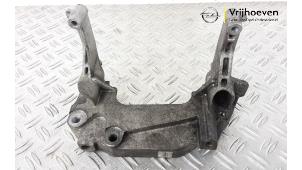 Gebruikte Motorsteun Opel Combo 1.3 CDTI 16V ecoFlex Prijs € 25,00 Margeregeling aangeboden door Autodemontage Vrijhoeven B.V.