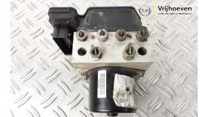 Gebruikte ABS Pomp Opel Insignia Sports Tourer 2.0 Turbo 16V Ecotec Prijs € 75,00 Margeregeling aangeboden door Autodemontage Vrijhoeven B.V.