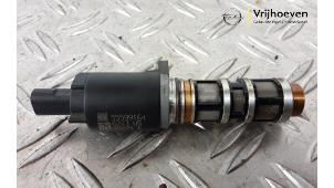 Gebruikte Sensor Nokkenas Opel Astra J GTC (PD2/PF2) 1.6 SIDI Turbo 16V Motorsport Prijs € 30,00 Margeregeling aangeboden door Autodemontage Vrijhoeven B.V.