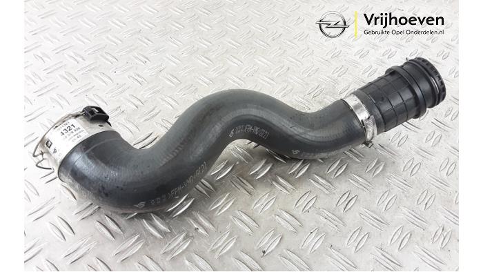 Gebruikte Intercooler Slang Opel Astra K Sports Tourer 1.6 CDTI 136 16V Prijs € 20,00 Margeregeling aangeboden door Autodemontage Vrijhoeven B.V.