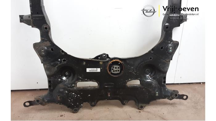 Subframe van een Opel Astra K Sports Tourer 1.6 CDTI 136 16V 2019