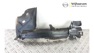 Gebruikte Luchtgeleider Opel Combo Cargo 1.6 CDTI 75 Prijs € 25,00 Inclusief btw aangeboden door Autodemontage Vrijhoeven B.V.