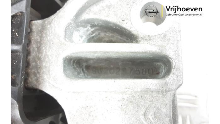 Motorsteun van een Opel Combo Cargo 1.6 CDTI 75 2019