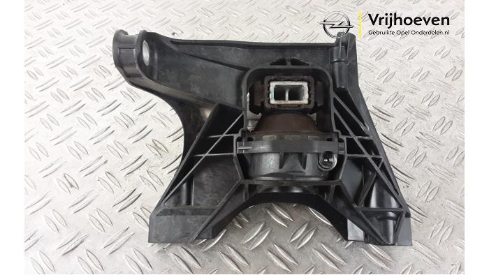 Motorsteun van een Opel Combo Cargo 1.6 CDTI 75 2019