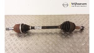 Gebruikte Homokineetas links-voor Opel Combo Cargo 1.6 CDTI 75 Prijs € 90,75 Inclusief btw aangeboden door Autodemontage Vrijhoeven B.V.