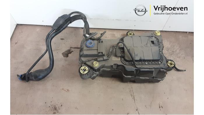 Gebruikte Ureumreservoir Opel Combo Cargo 1.6 CDTI 75 Prijs € 300,00 Inclusief btw aangeboden door Autodemontage Vrijhoeven B.V.