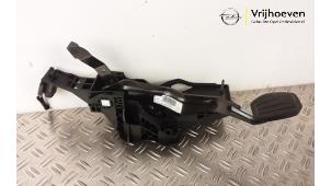 Gebruikte Rempedaal Opel Combo Cargo 1.6 CDTI 75 Prijs € 115,00 Inclusief btw aangeboden door Autodemontage Vrijhoeven B.V.