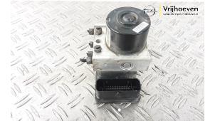 Gebruikte ABS Pomp Opel Combo 1.3 CDTI 16V ecoFlex Prijs € 30,00 Margeregeling aangeboden door Autodemontage Vrijhoeven B.V.